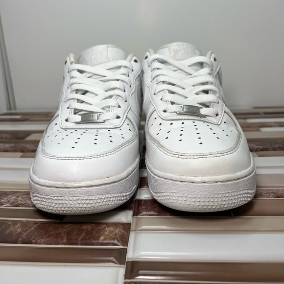 Nike Air Force 1 - Picture 8 of 16